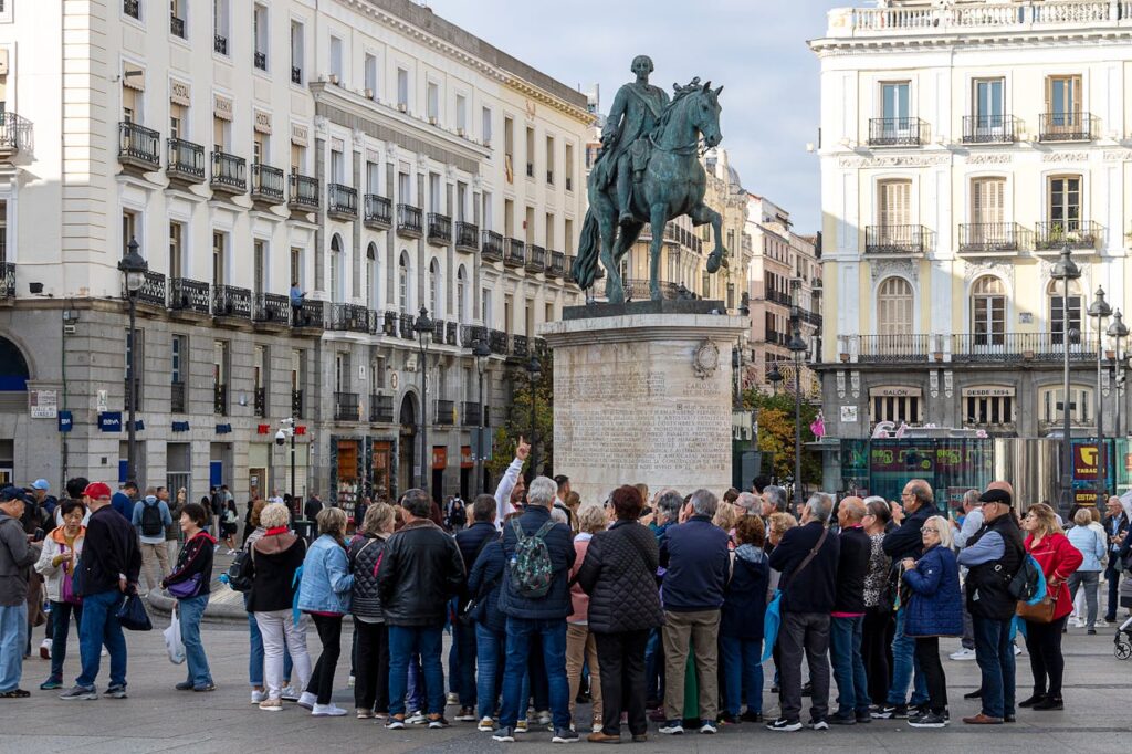 The Art of Drawing Readers In: Your attractive post title goes here